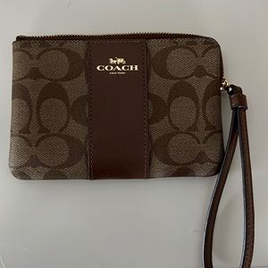 New coach wristlet never used